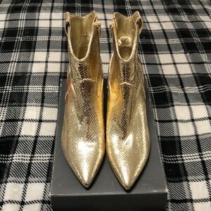 Guess Gold Metallic Textured Ankle Booties "BRAND NEW" 7.5